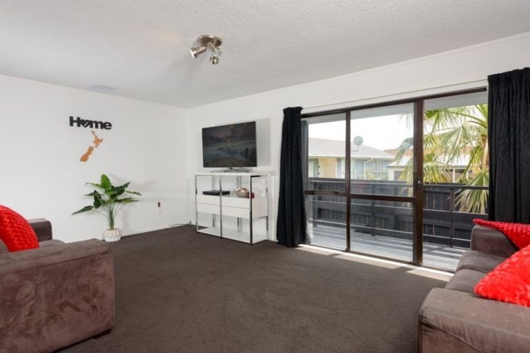 Photo of property in 35b Lyn Grove, Papamoa Beach, Papamoa, 3118