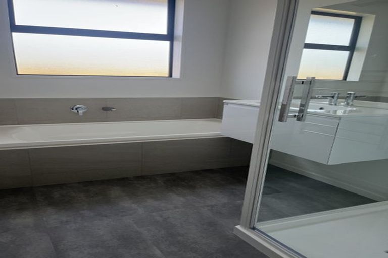 Photo of property in 16 Carlisle Street, Waimate, 7924