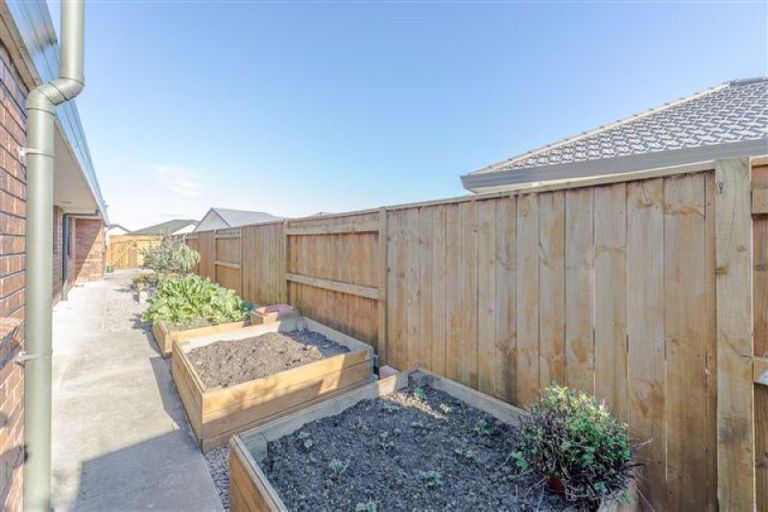 Photo of property in 44 Tennyson Avenue, Kelvin Grove, Palmerston North, 4414