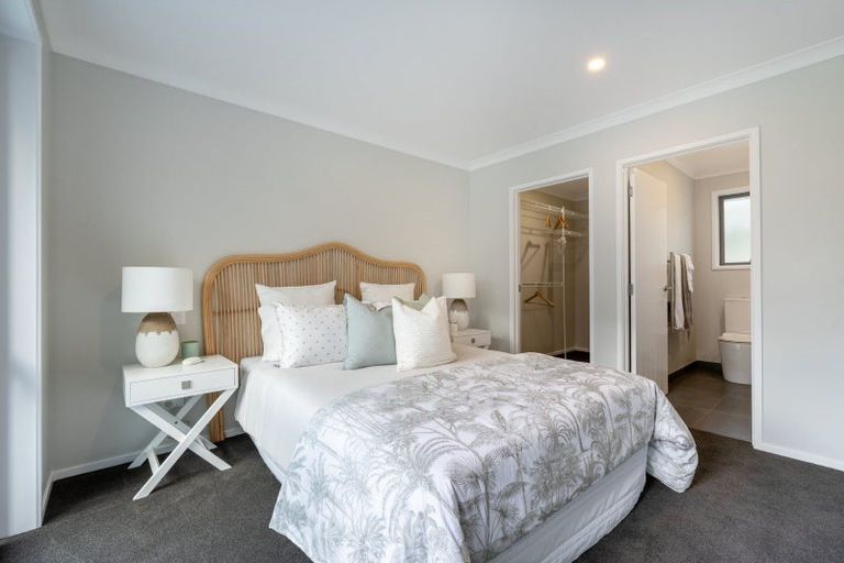 Photo of property in 18 Sam Heywood Place, Pyes Pa, Tauranga, 3112