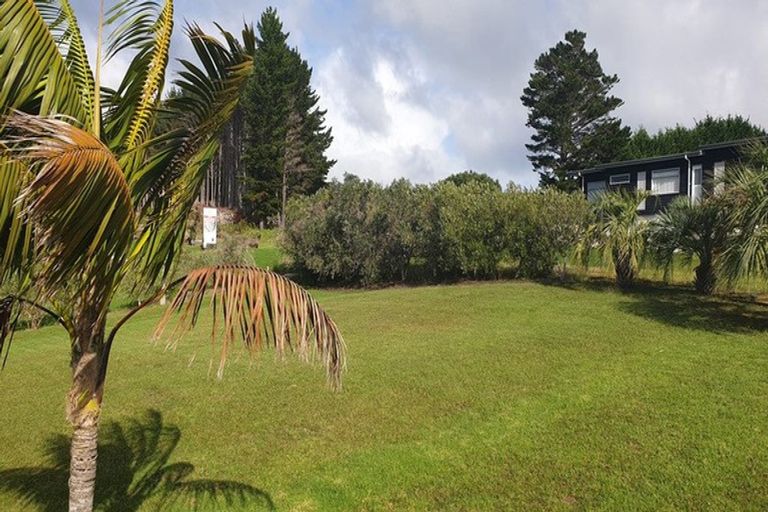 Photo of property in 19 Lori Lane, Coopers Beach, 0420