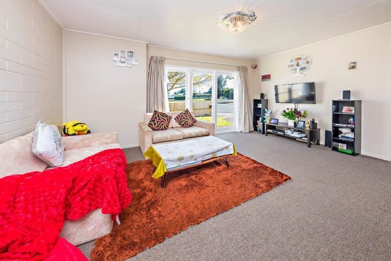 Photo of property in 15 Elm Street, Waiuku, 2123
