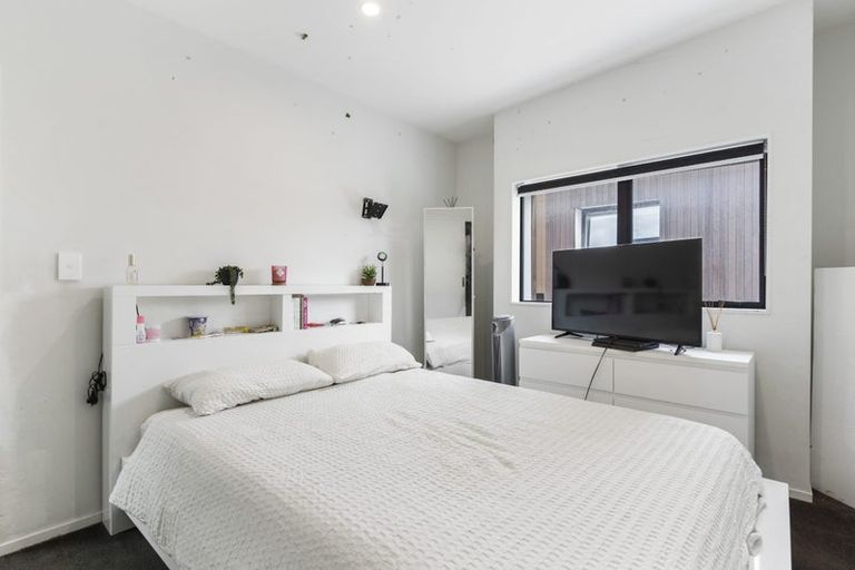 Photo of property in 23c Chippendale Crescent, Birkdale, Auckland, 0626