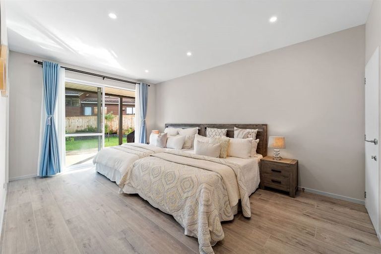 Photo of property in 7 Marlin Street, West Harbour, Auckland, 0618