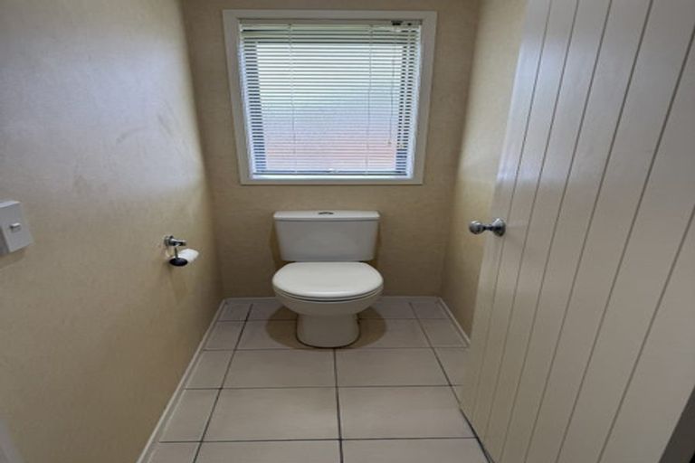 Photo of property in 70 Sheriff Place, Randwick Park, Auckland, 2105