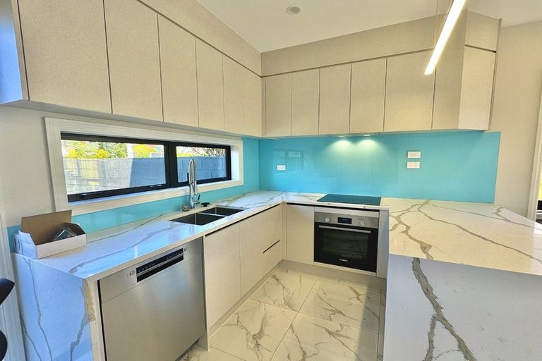 Photo of property in 5/287 Massey Road, Mangere East, Auckland, 2024