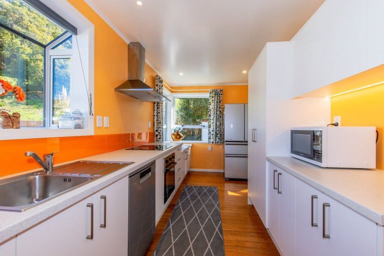 Photo of property in 126 Tipahi Street, Nelson South, Nelson, 7010