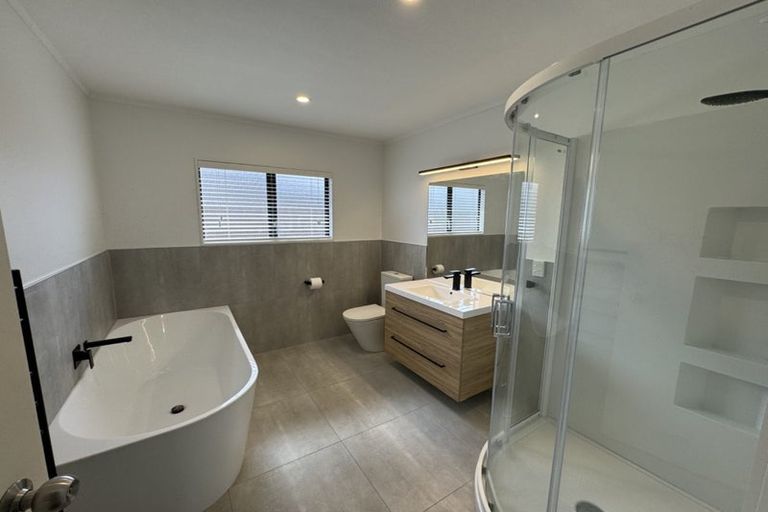 Photo of property in 11 Aspen Way, Kelvin Grove, Palmerston North, 4414