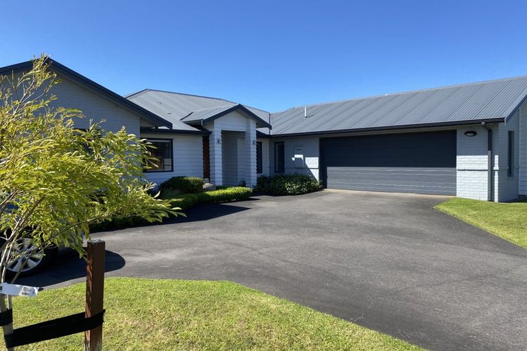 Photo of property in 11 Marlin Terrace, Bell Block, New Plymouth, 4312