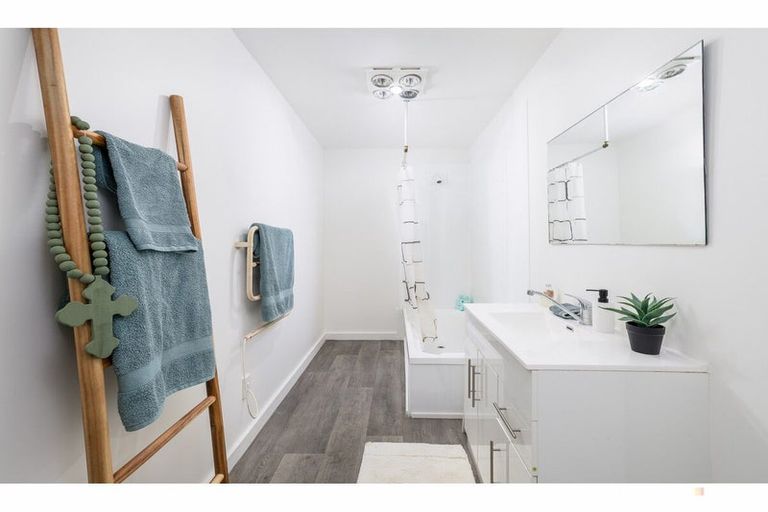 Photo of property in 92-98 High Street, Waimate, 7924