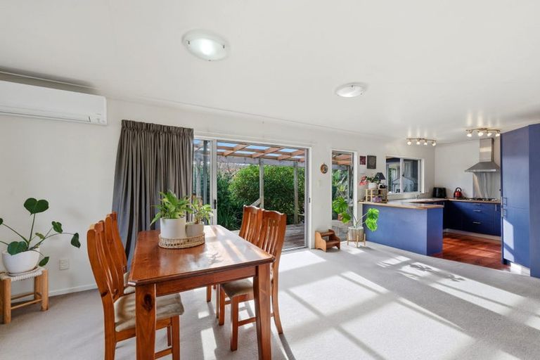 Photo of property in 19 Cabeleigh Drive, Helensville, 0800