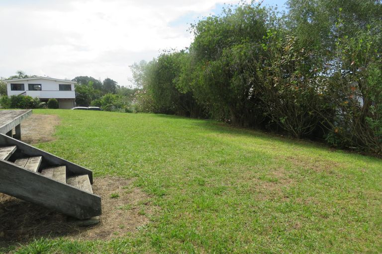 Photo of property in 24 Paradise Road, Coopers Beach, 0420