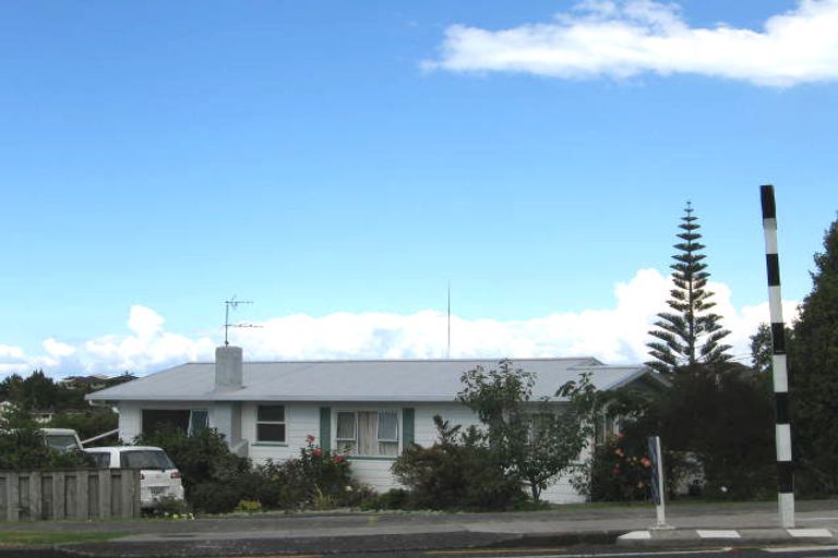 Photo of property in 1/57 Deep Creek Road, Waiake, Auckland, 0630