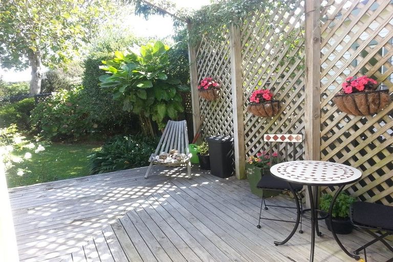 Photo of property in 212 Muritai Road, Eastbourne, Lower Hutt, 5013