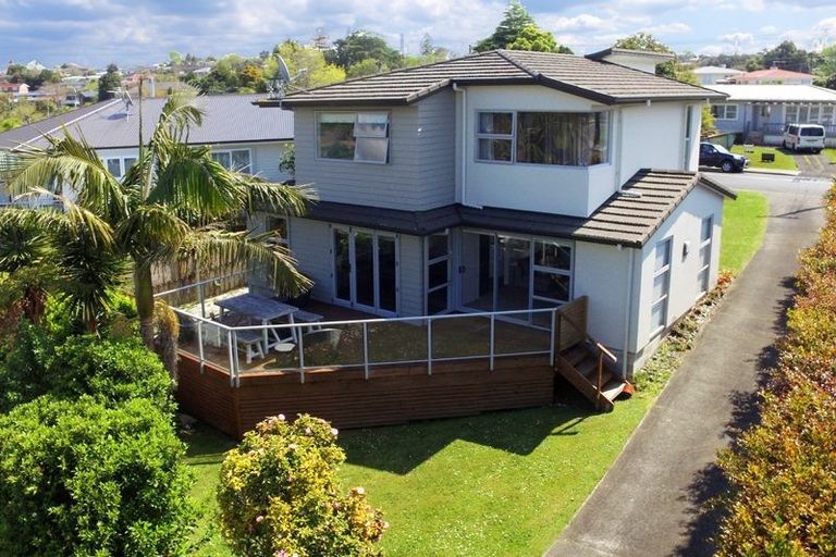 Photo of property in 114a Tiroroa Avenue, Te Atatu South, Auckland, 0610