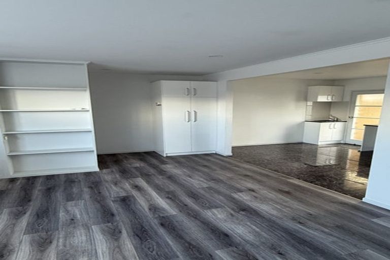 Photo of property in 7/85 Edmonton Road, Henderson, Auckland, 0612