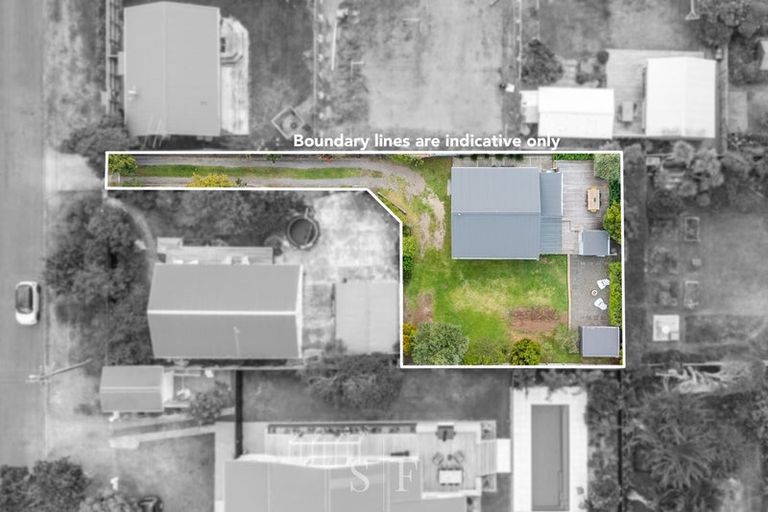 Photo of property in 15 Rauparaha Street, Waikanae Beach, Waikanae, 5036