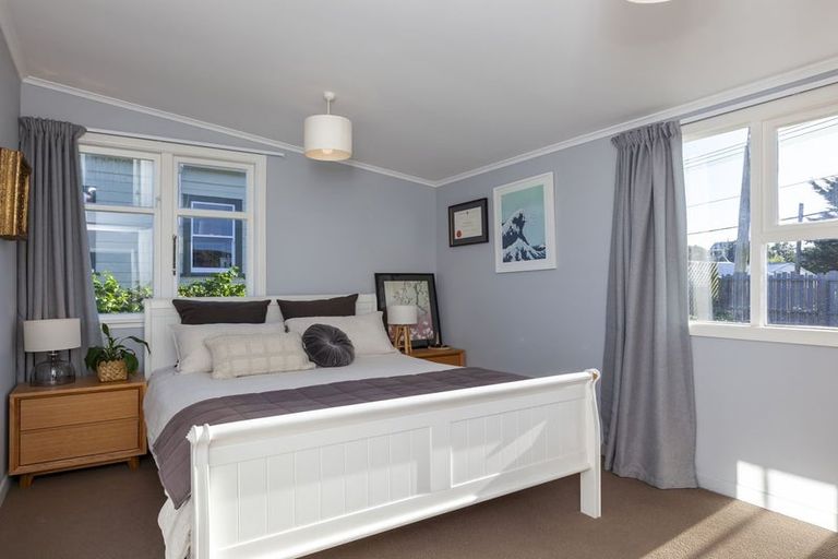 Photo of property in 56 Poplar Avenue, Raumati South, Paraparaumu, 5032