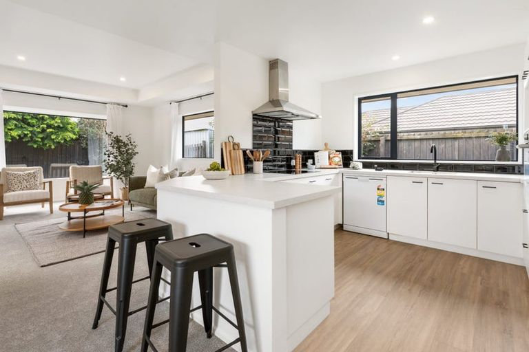 Photo of property in 18 Mollymawk Place, Woolston, Christchurch, 8023