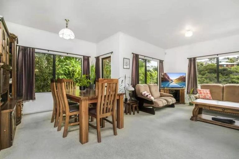 Photo of property in 10 Carnmore Place, Torbay, Auckland, 0630