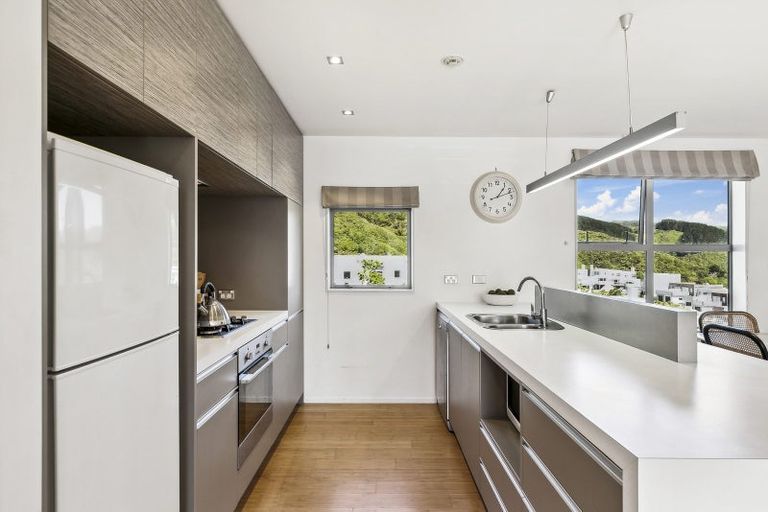 Photo of property in 66 Saddleback Grove, Karori, Wellington, 6012