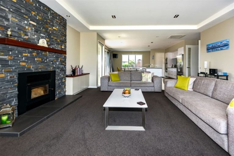 Photo of property in 12 Coachmans Road, Prebbleton, 7604