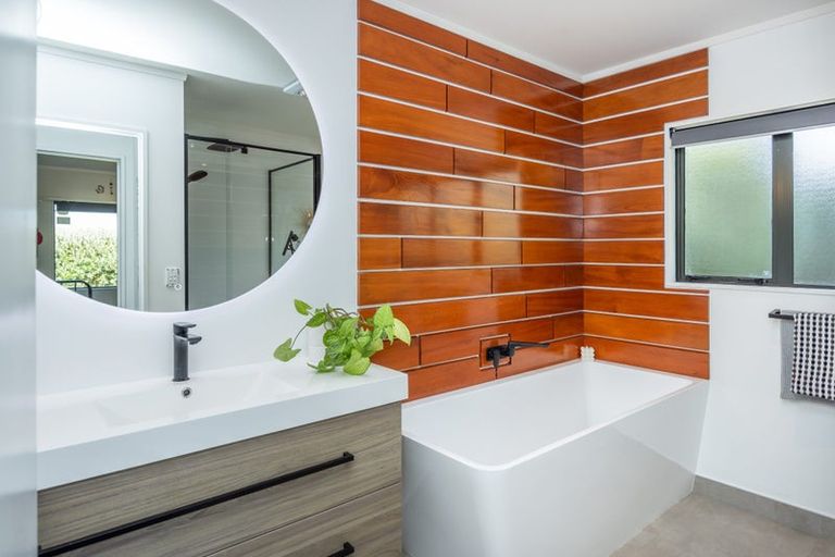 Photo of property in 33 Ayrshire Drive, Grandview Heights, Hamilton, 3200