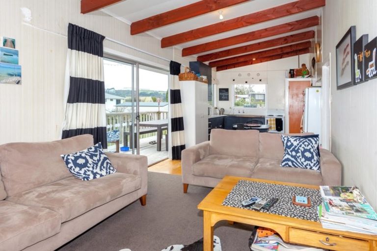 Photo of property in 5 Hicks Place, Cooks Beach, Whitianga, 3591