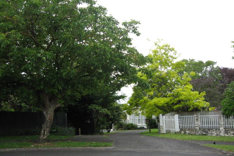 Photo of property in 13 Chibnall Place, Conifer Grove, Takanini, 2112