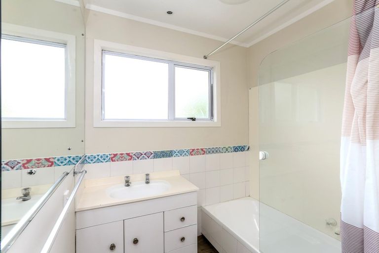 Photo of property in 43c Mangorei Road, Strandon, New Plymouth, 4312