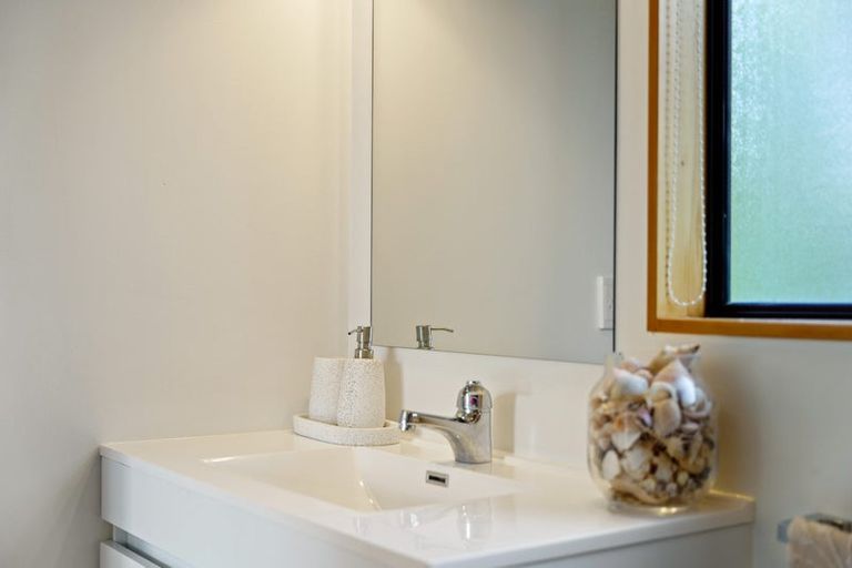 Photo of property in 7 Ngapotiki Street, Paraparaumu Beach, Paraparaumu, 5032