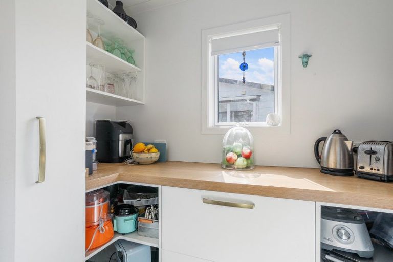 Photo of property in 114 Avalon Place, Whangamata, 3620