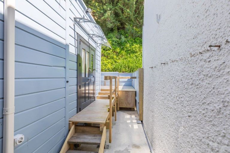 Photo of property in 4a Seaview Terrace, Bluff Hill, Napier, 4110