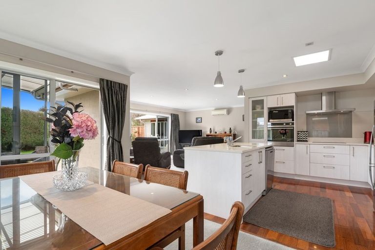 Photo of property in 16 Holden Avenue, Holdens Bay, Rotorua, 3010