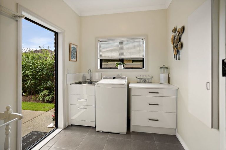 Photo of property in 1 Ringwood Place, Whitianga, 3510