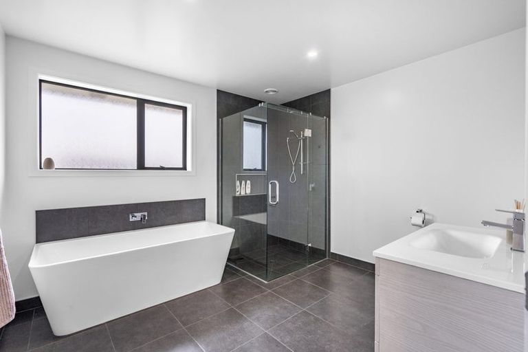 Photo of property in 14 Ralph Moir Drive, Te Anau, 9679