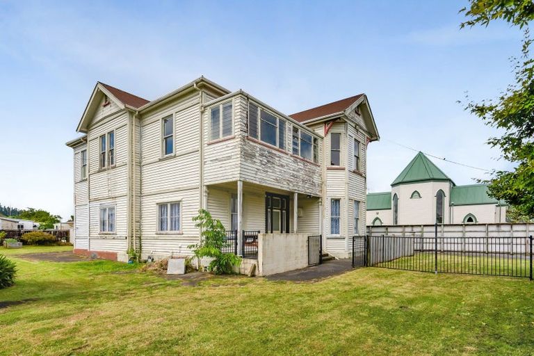 Photo of property in 3 Carrington Street, Inglewood, 4330