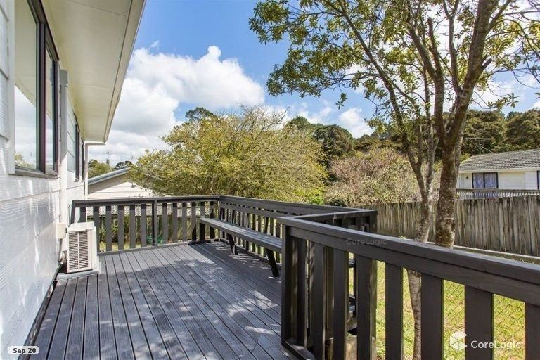 Photo of property in 2/134 Spinella Drive, Bayview, Auckland, 0629