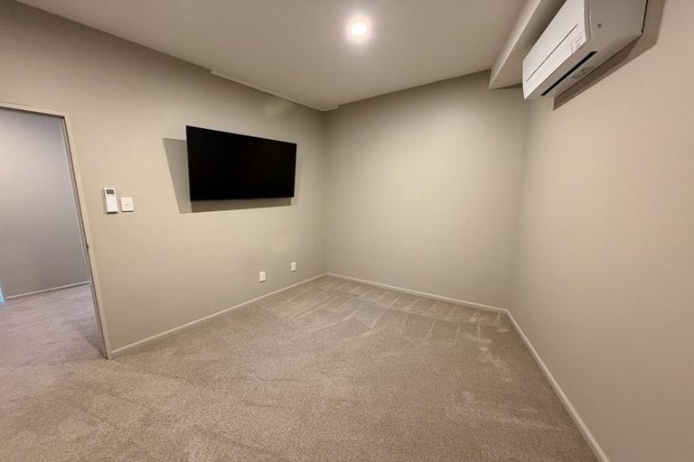Photo of property in 2/24 Bonito Place, Bayview, Auckland, 0629