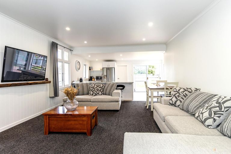 Photo of property in 17 Parsonage Road, Waimate, 7924