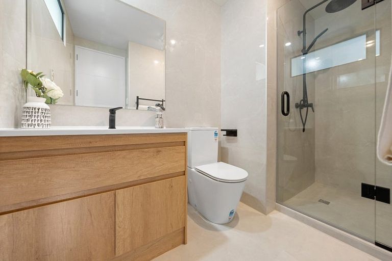 Photo of property in 8f Claridge Street, Glen Eden, Auckland, 0602