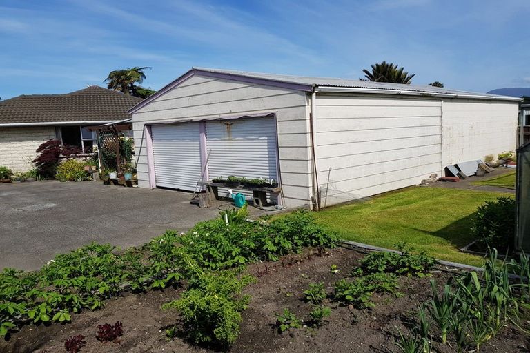 Photo of property in 52b Peel Street, Westport, 7825