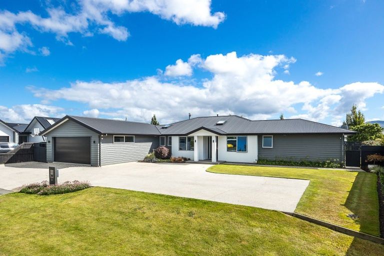 Photo of property in 23 Thornly Park Avenue, Mosgiel, 9024