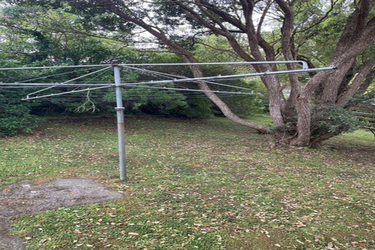 Photo of property in 87 Stewart Drive, Newlands, Wellington, 6037