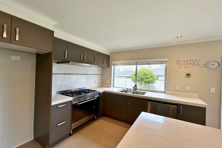 Photo of property in 22 Pickaberry Avenue, Karaka, Papakura, 2113