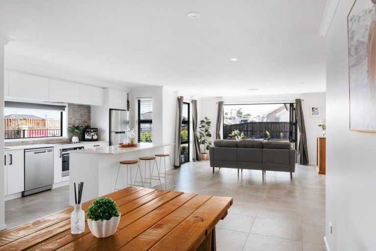 Photo of property in 51 Manawa Road, Papamoa Beach, Papamoa, 3118