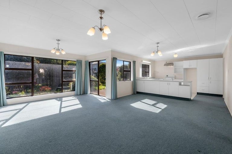 Photo of property in 1/17 Whiteley Street, Moturoa, New Plymouth, 4310