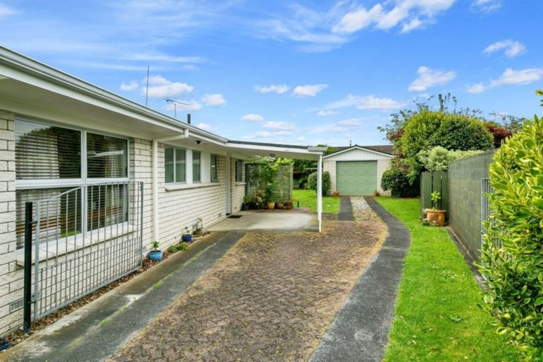 Photo of property in 5 Woodstock Crescent, Leamington, Cambridge, 3432