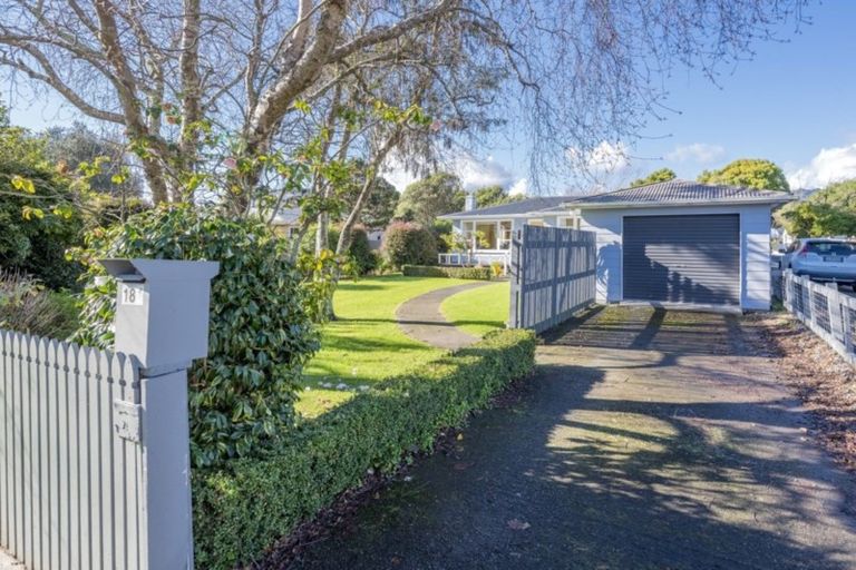 Photo of property in 181 Te Moana Road, Waikanae, 5036