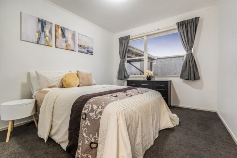 Photo of property in 158 Astley Avenue, New Lynn, Auckland, 0600